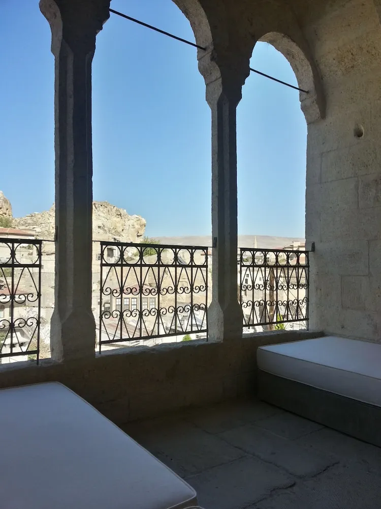 Honeymoon Cave Suite