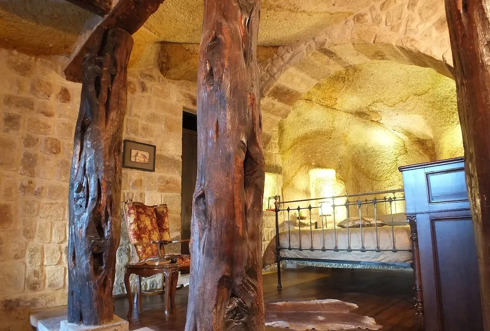 Honeymoon Cave Suite