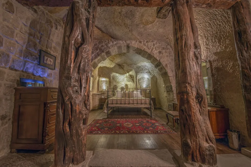 Honeymoon Cave Suite