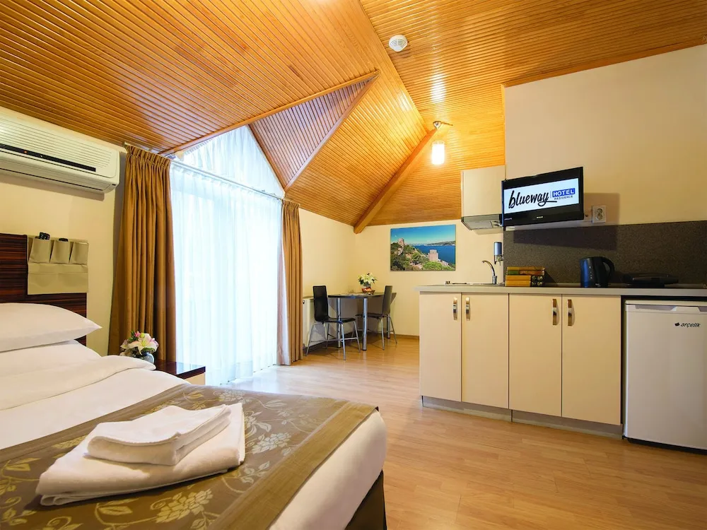 Deluxe Suite with Balcony