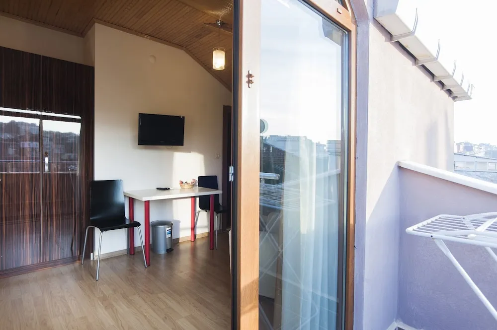 Deluxe Suite with Balcony