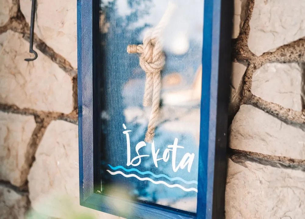 Deluxe Tek Büyük Yataklı Oda (Iskota)