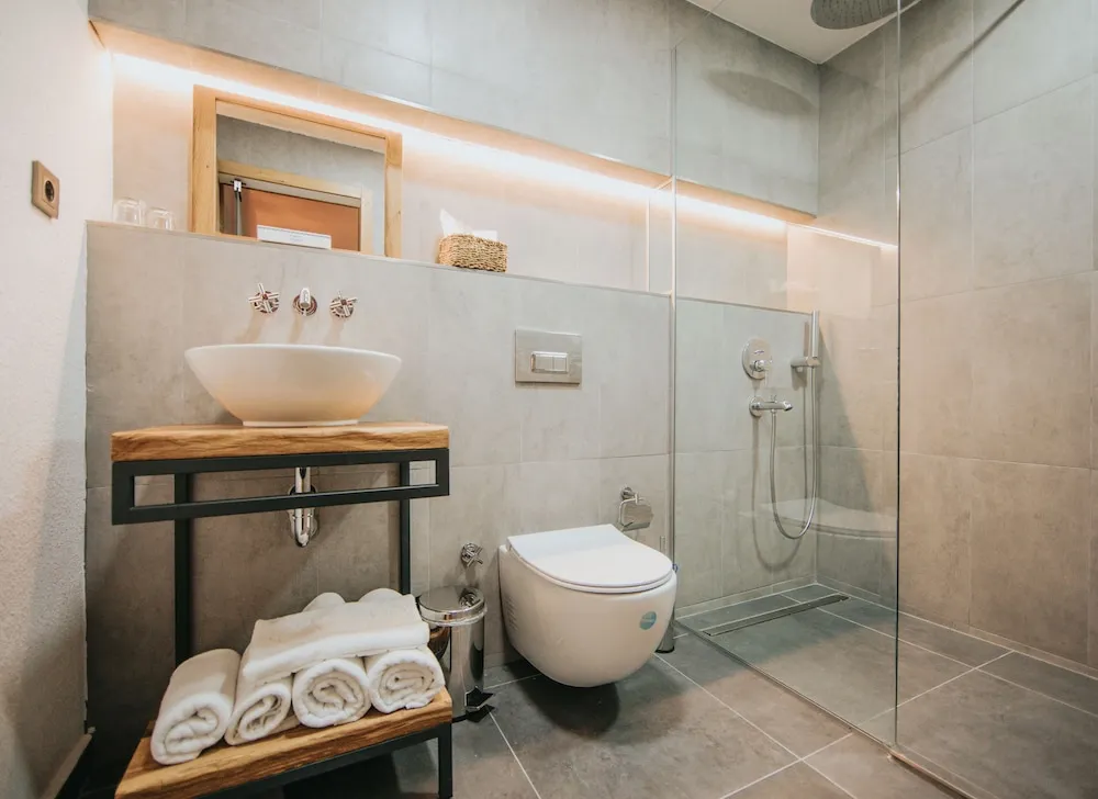Deluxe Tek Büyük Yataklı Oda (Cifte Yoma)