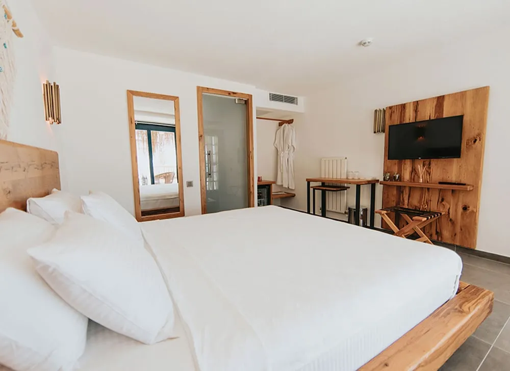 Deluxe Tek Büyük Yataklı Oda (Izbarco)