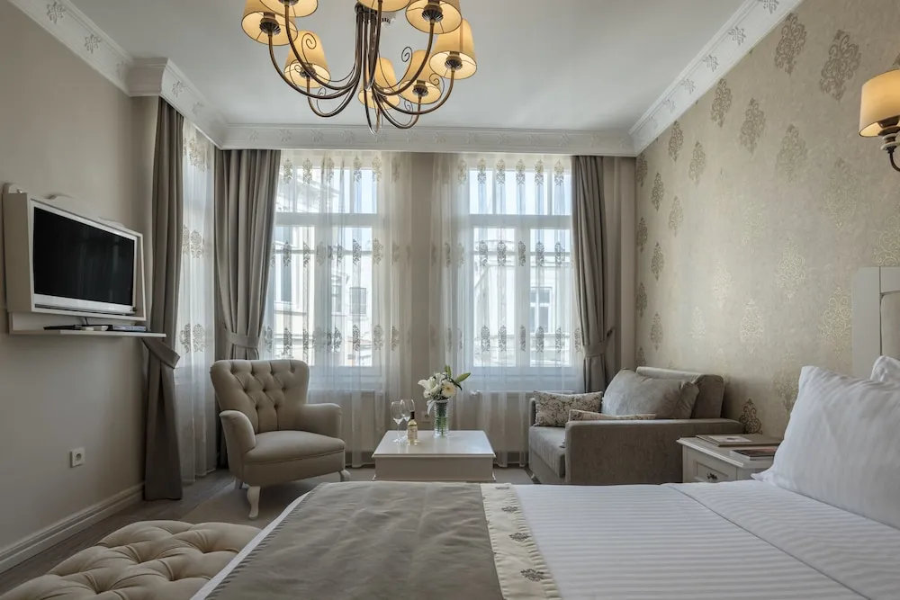 Deluxe Suite