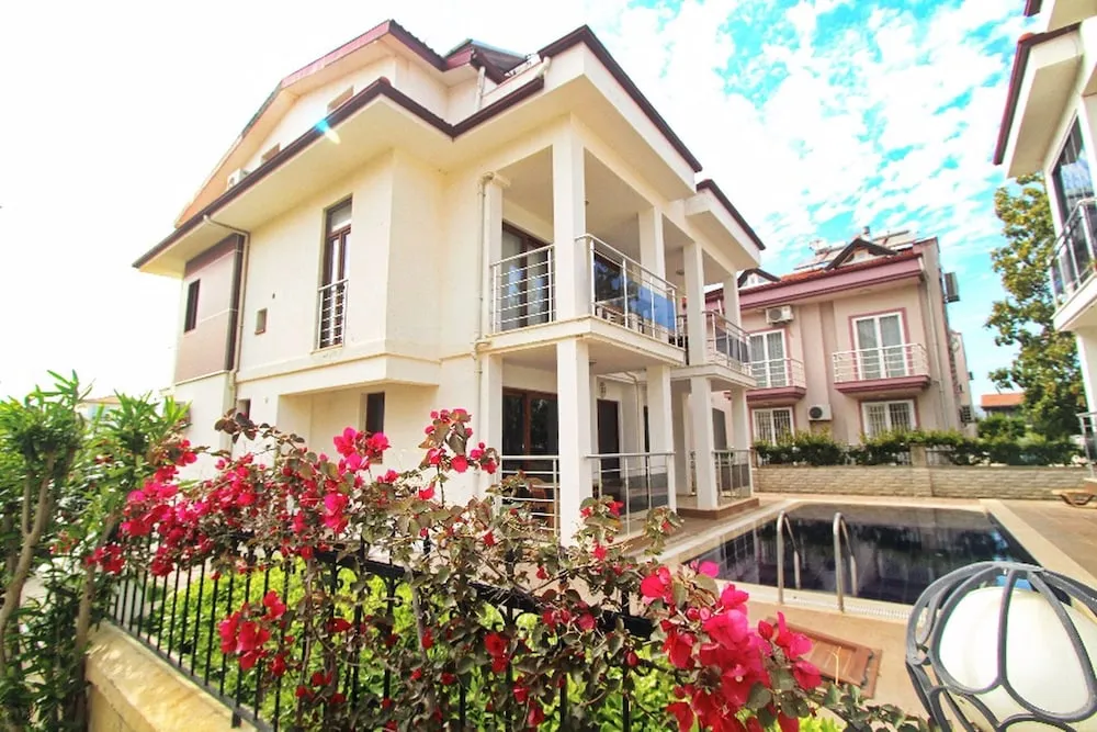 Konaklama yerinin ön cephesi