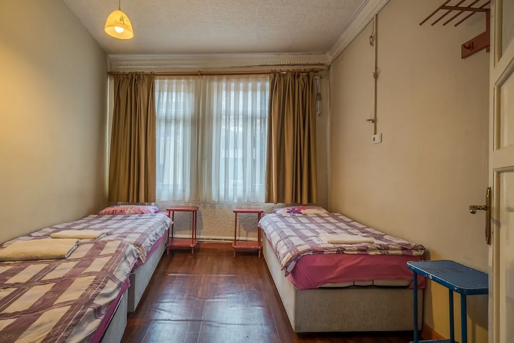 Economy Ortak Ranzalı Oda, 1 Tek Kişilik Yatak, Sigara İçilmez, Ortak Banyo