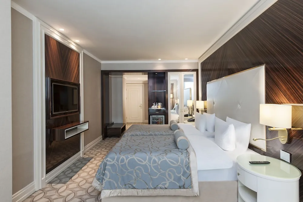 Deluxe Room with 2 Single Beds