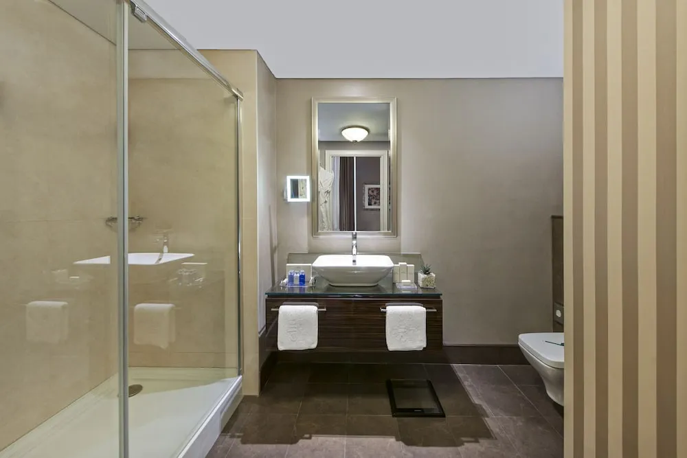 Junior Suite with Queen Size Bed