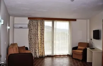 Woxx Beach Hotel