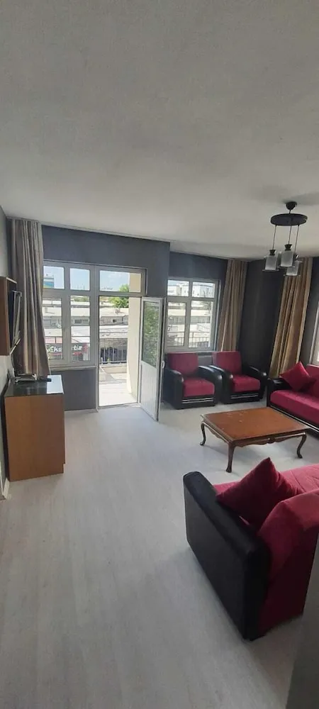 Family Tek Büyük veya İki Ayrı Yataklı Oda, Balkon, Şehir Manzaralı