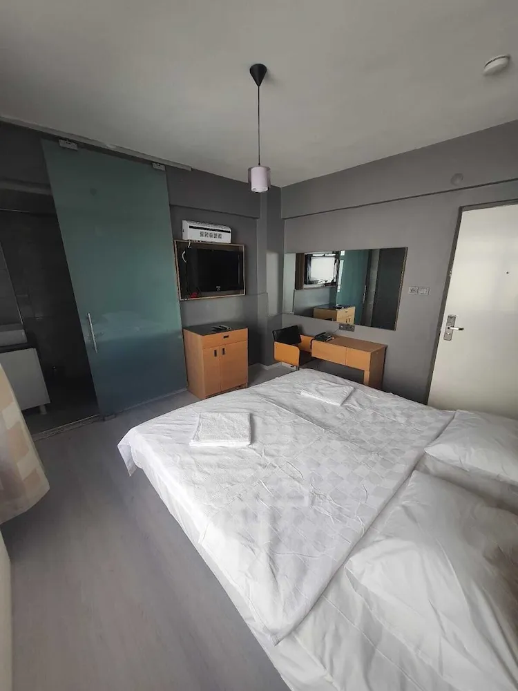 Tek Büyük Yataklı Oda, Balkon, Şehir Manzaralı