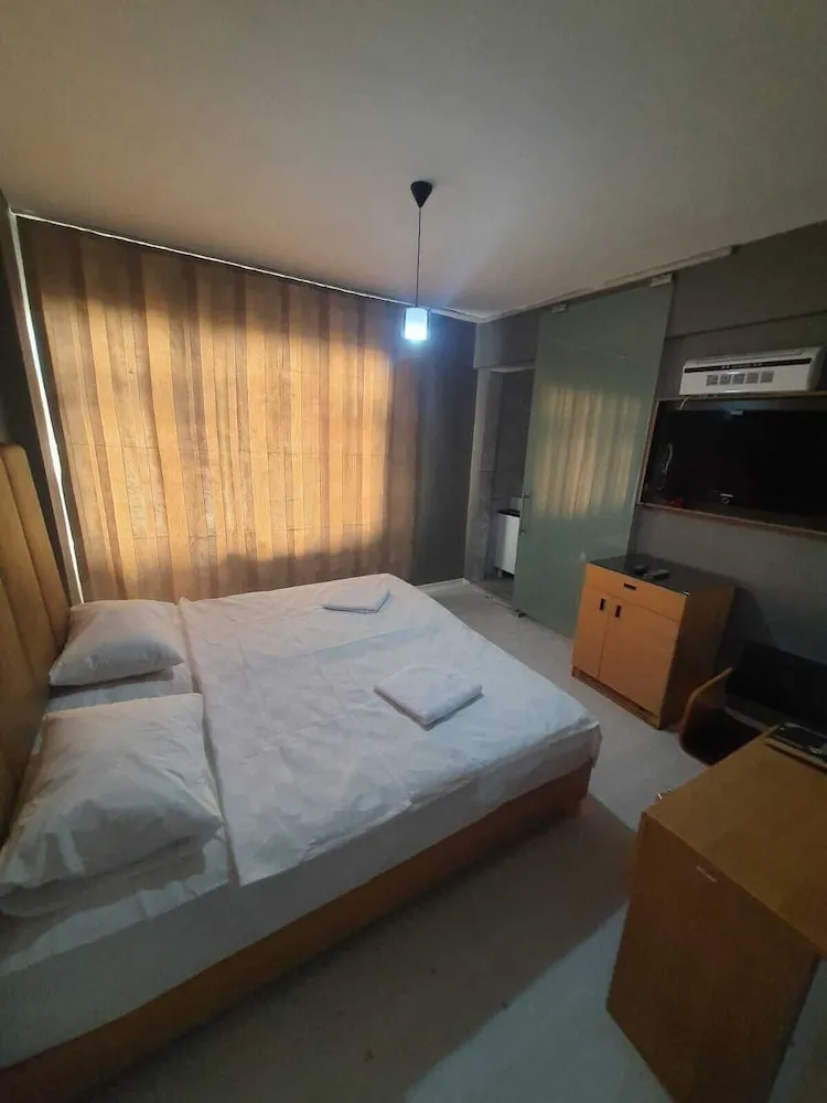 Tek Büyük Yataklı Oda, Balkon, Şehir Manzaralı
