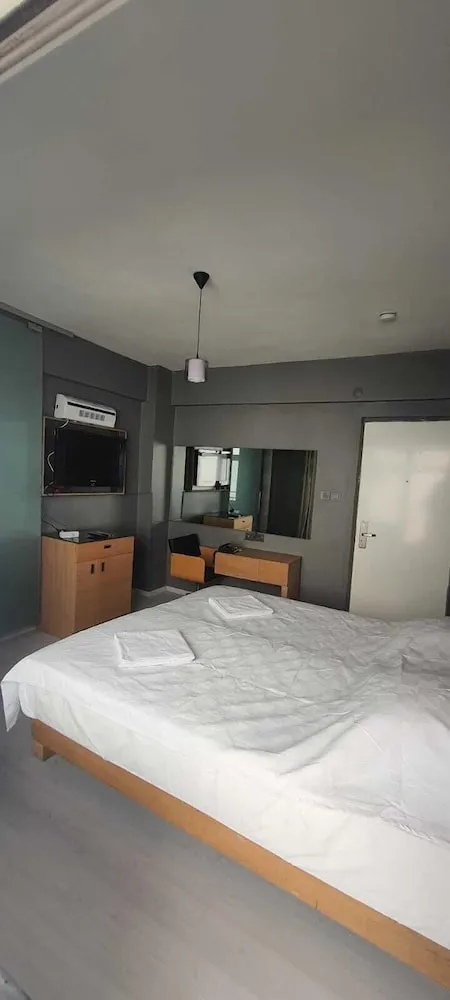 Tek Büyük Yataklı Oda, Balkon, Şehir Manzaralı