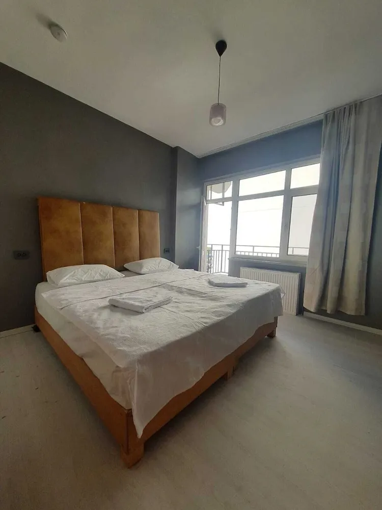 Tek Büyük Yataklı Oda, Balkon, Şehir Manzaralı