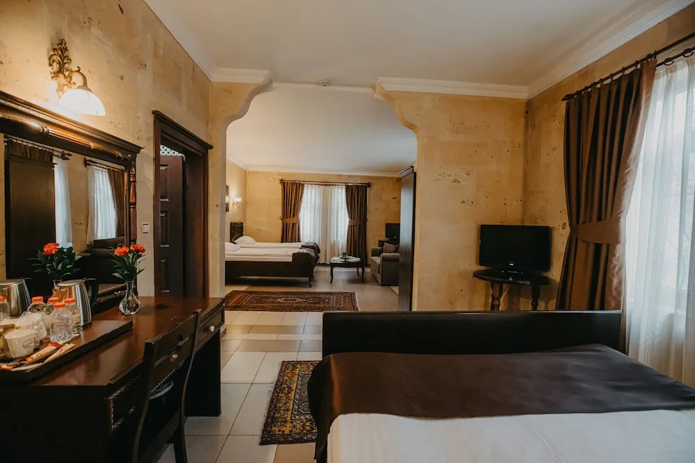 Deluxe Quadruple Stone Room