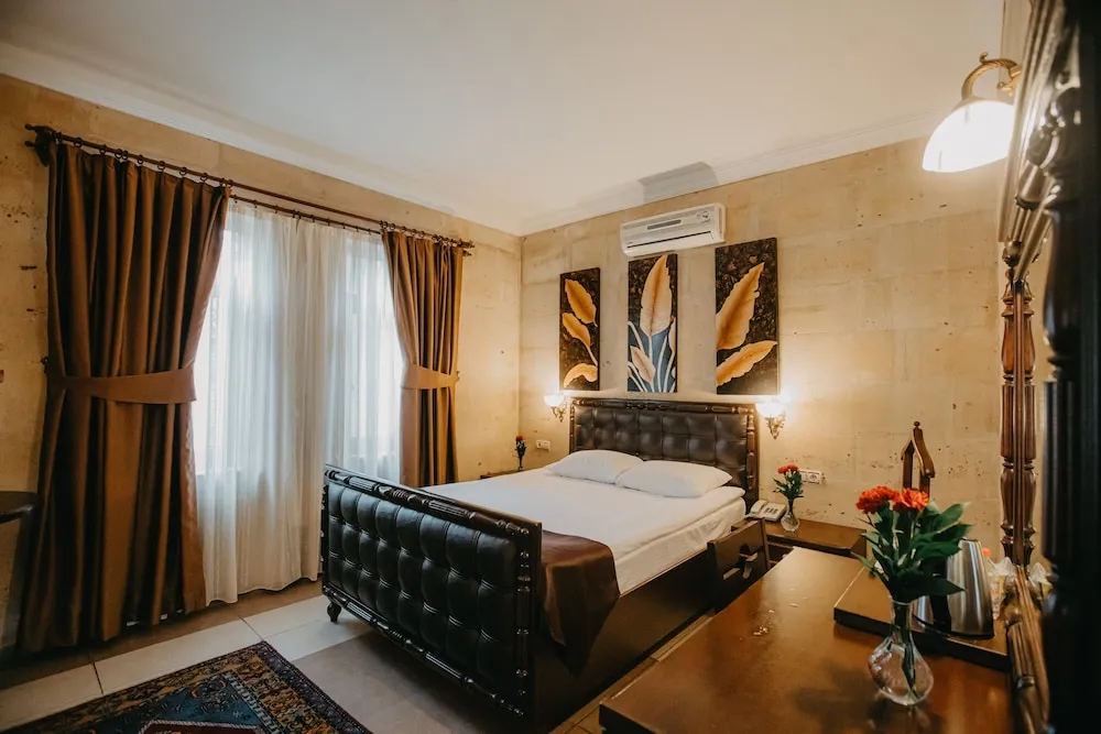 Deluxe Quadruple Stone Room