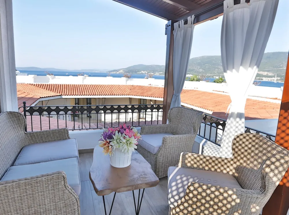 Deluxe Tek Büyük Yataklı Oda, Deniz Manzaralı