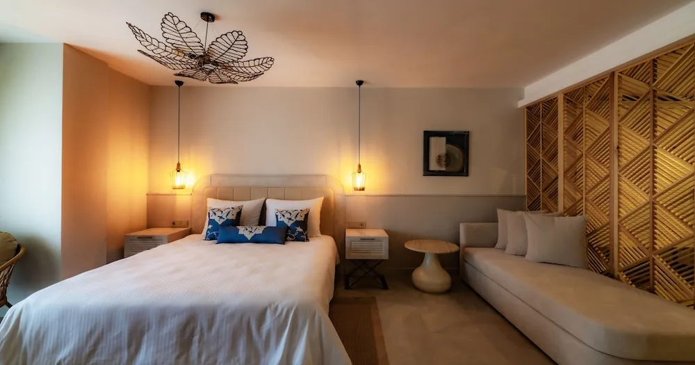 Deluxe Tek Büyük veya İki Ayrı Yataklı Oda, 1 Yatak Odası, Sigara İçilmez, Kısmi Deniz Manzaralı