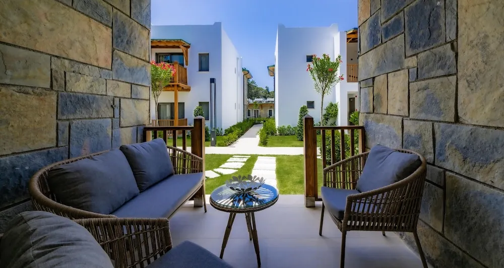 Deluxe Süit, 2 Banyolu, Bahçe Manzaralı