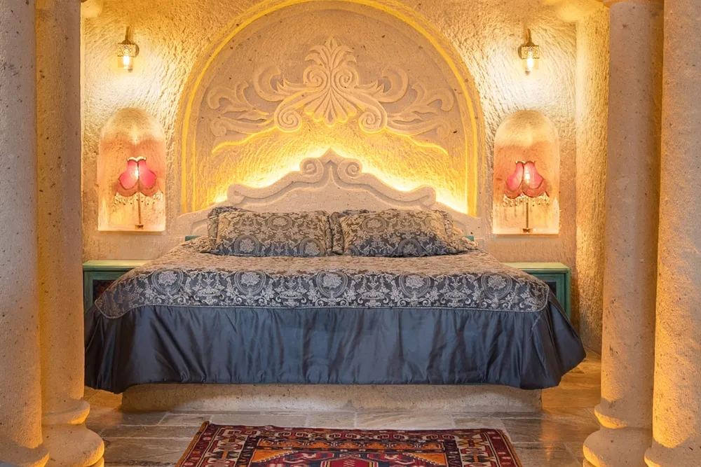 Deluxe Cave Suite