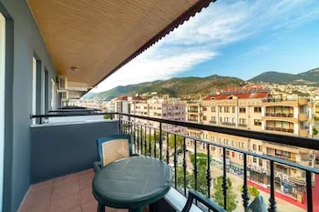 Royalisa City Apart Hotel