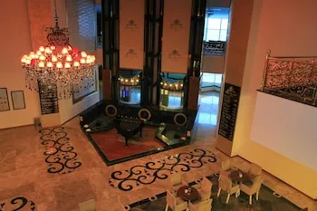 Sky Tower Deluxe Hotel