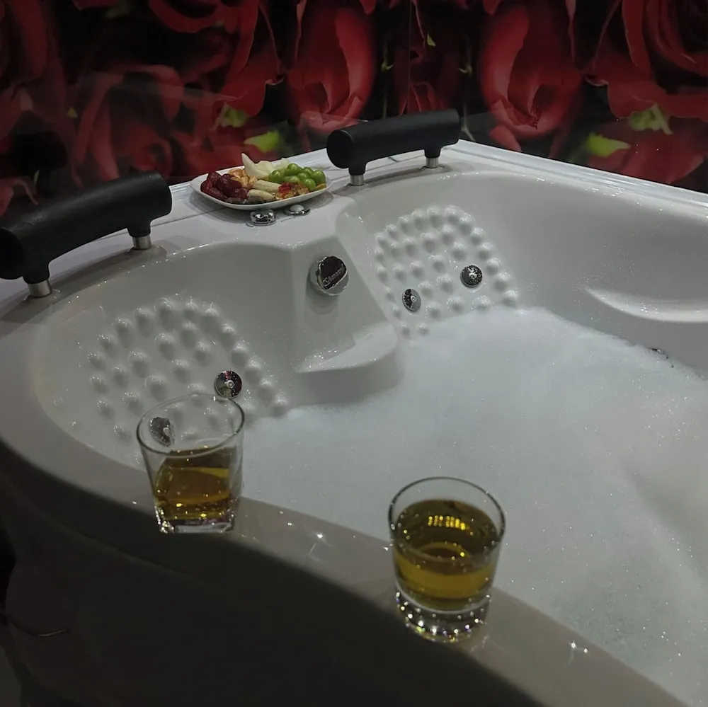Romantic Tek Büyük Yataklı Oda