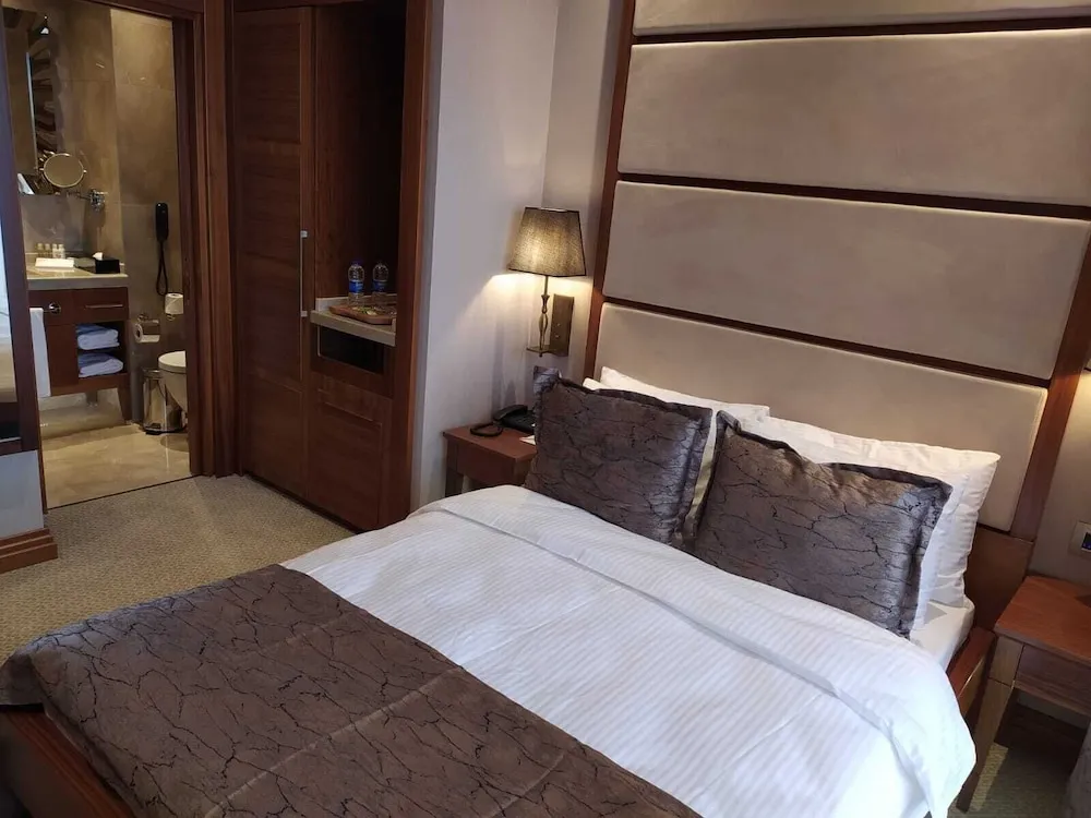 Standard Oda, 1 Çift Kişilik Yatak, Sigara İçilmez, Şehir Manzaralı