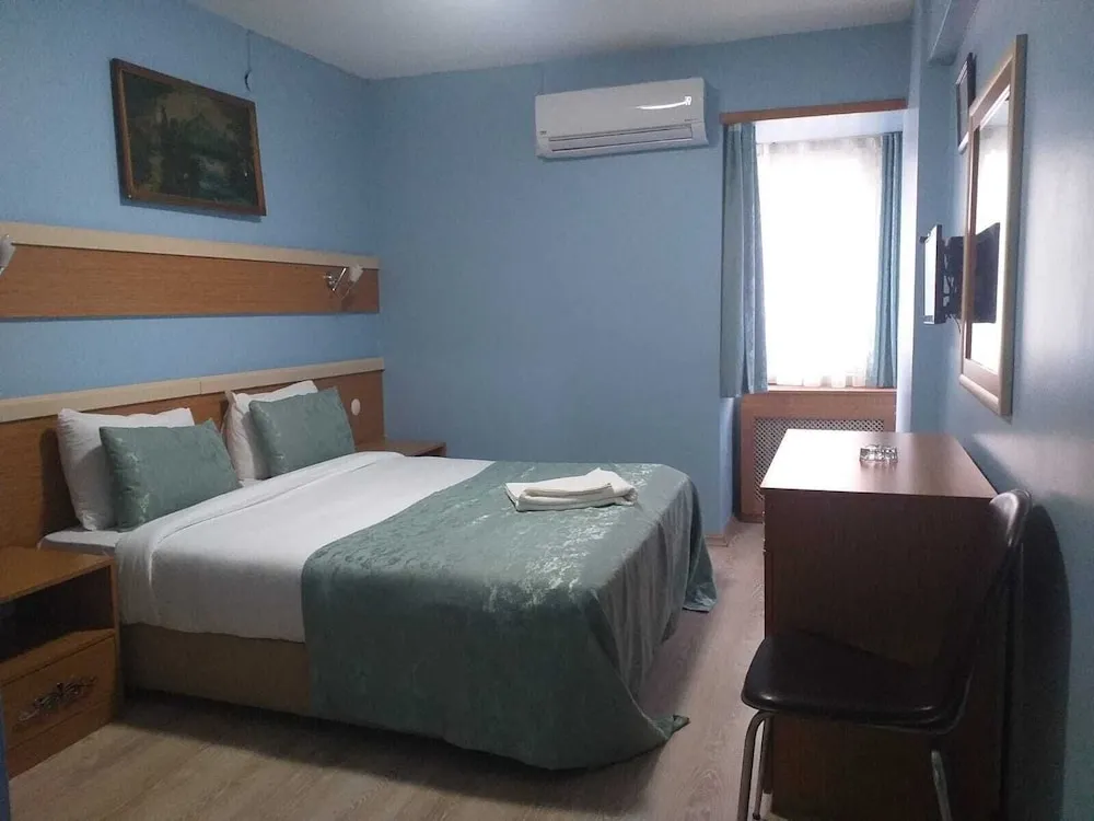 Standard Tek Büyük Yataklı Oda