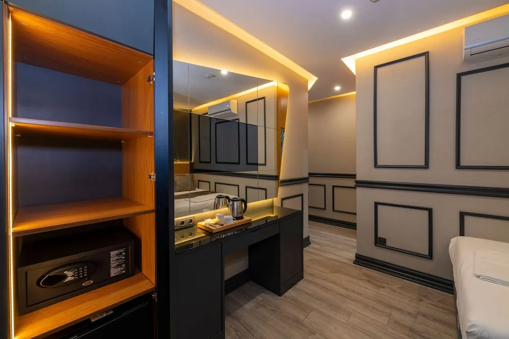 Deluxe Tek Büyük Yataklı Oda