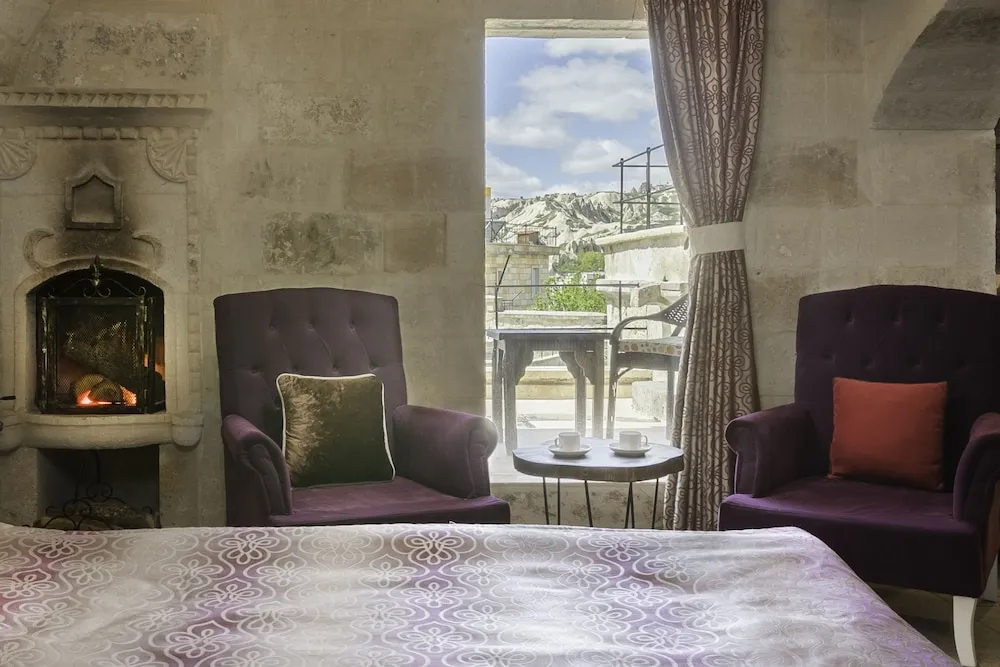 109 Deluxe Arch Room