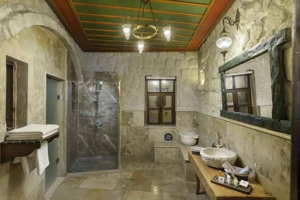 120 Queen Suit with Jacuzzi (Topfloor)