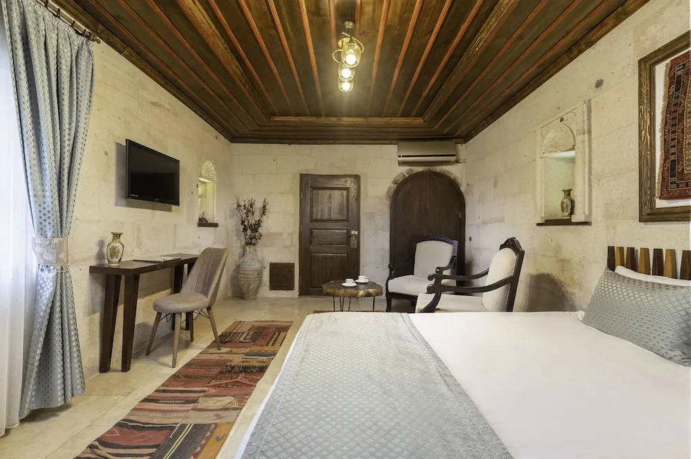 116 Deluxe Stone Room