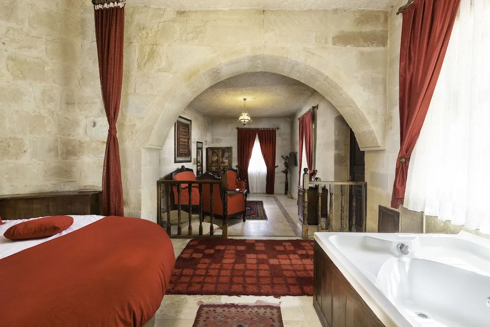 107 King Suit with Jacuzzi