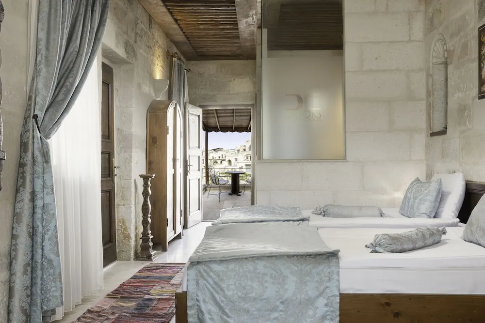 118 Deluxe Room with Balcony