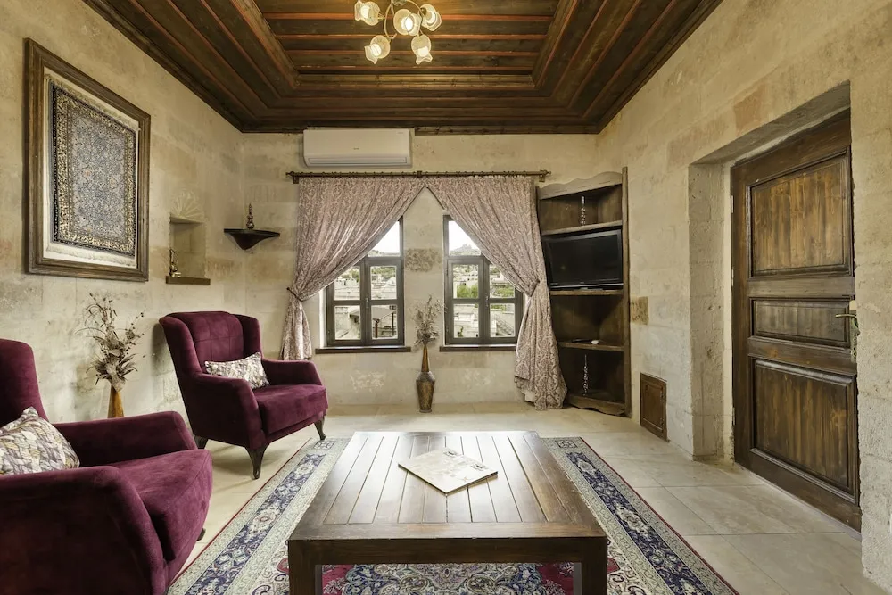 105 King Suit with Jacuzzi (Topfloor)