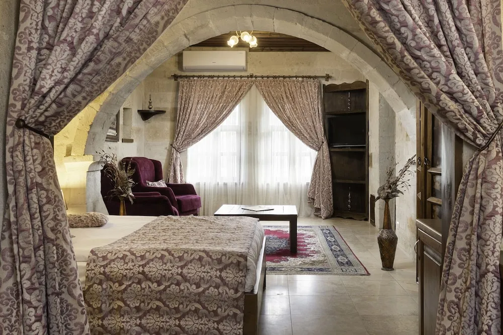105 King Suit with Jacuzzi (Topfloor)