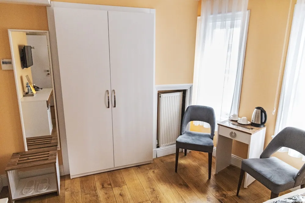 Comfort Tek Büyük Yataklı Oda