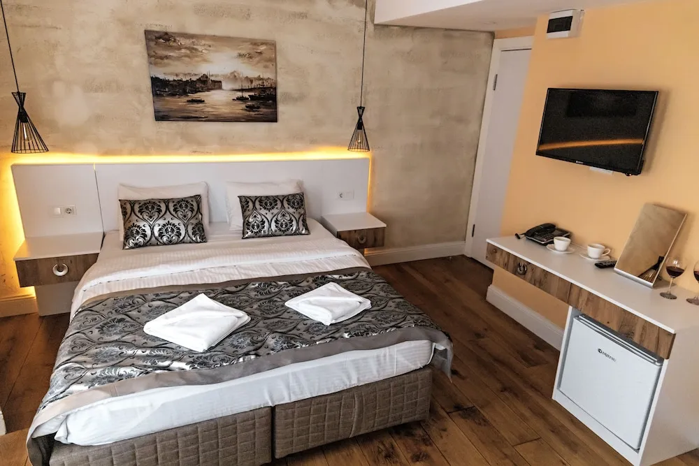 Comfort Tek Büyük Yataklı Oda