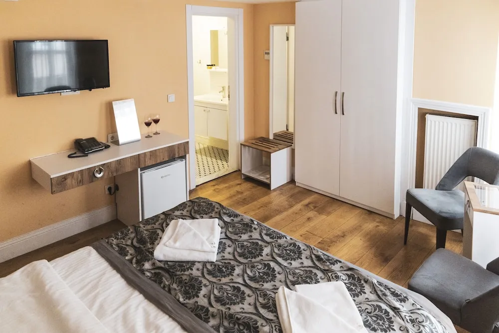 Comfort Tek Büyük Yataklı Oda