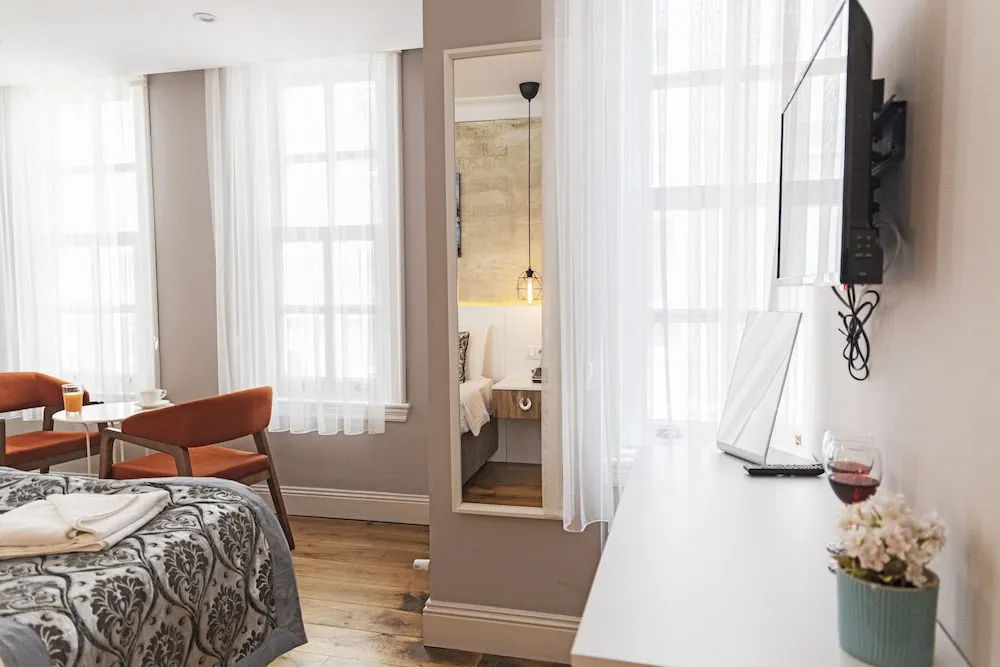 Deluxe Tek Büyük Yataklı Oda