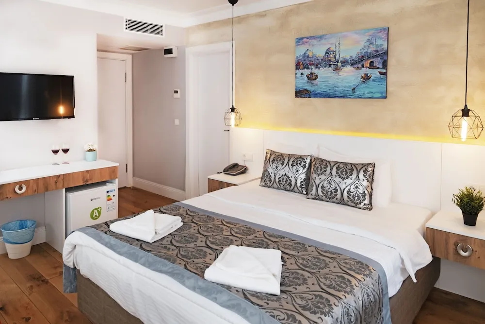 Deluxe Tek Büyük Yataklı Oda