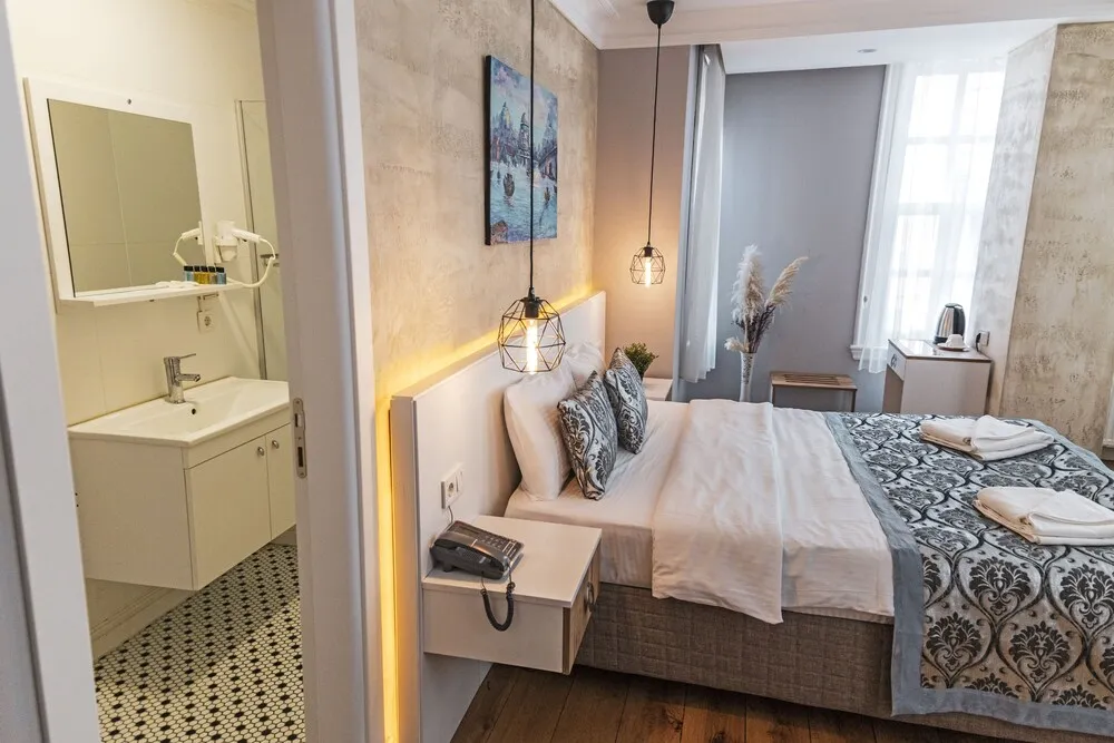 Deluxe Tek Büyük Yataklı Oda