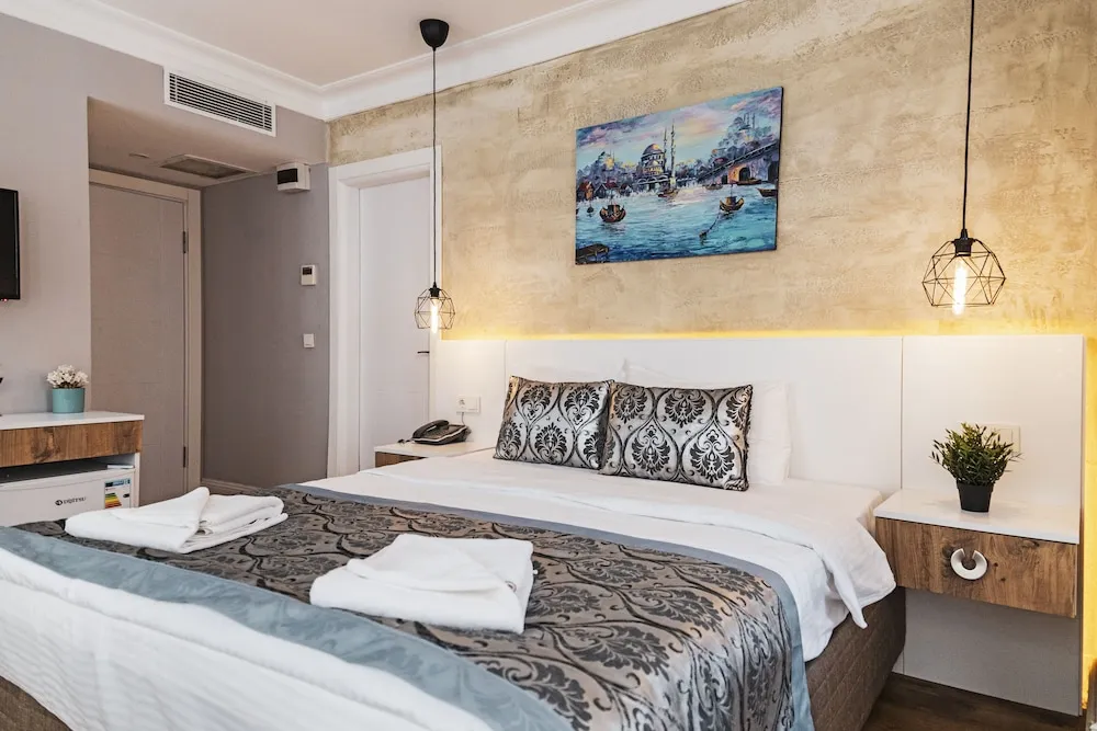 Deluxe Tek Büyük Yataklı Oda