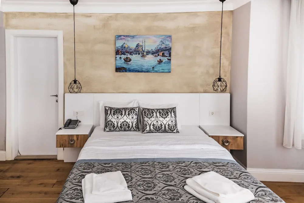 Deluxe Tek Büyük Yataklı Oda