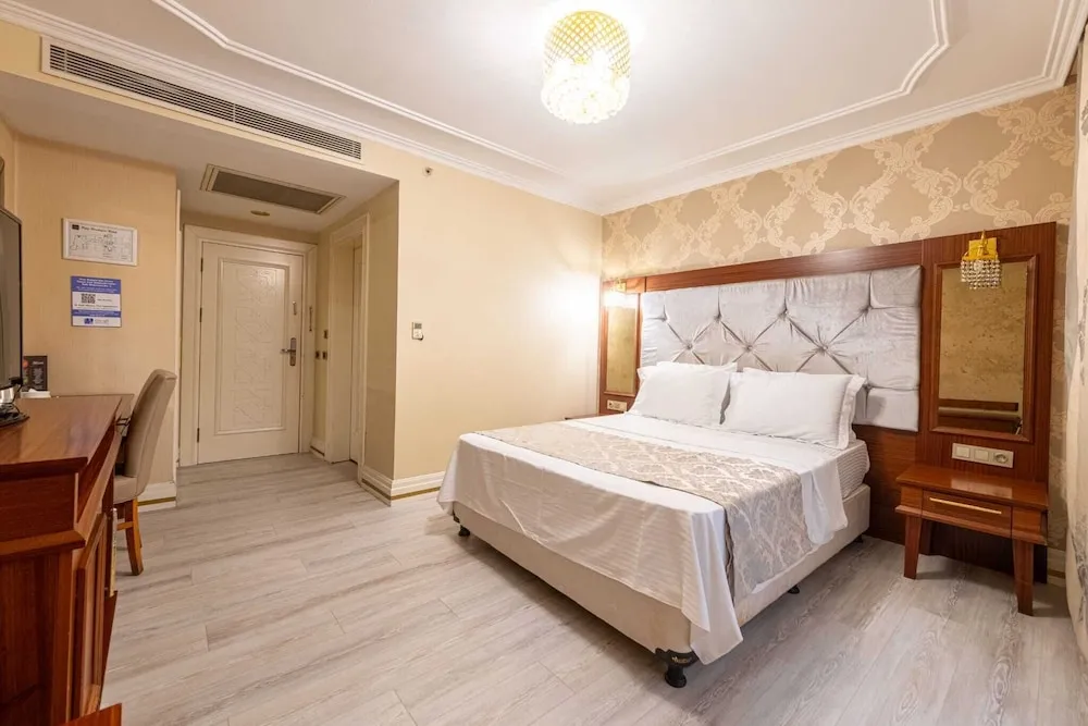 Standard Tek Büyük Yataklı Oda