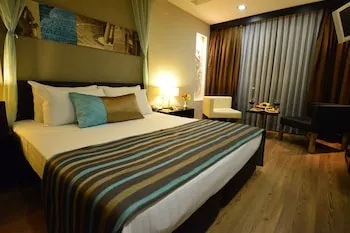 May Park Hotel