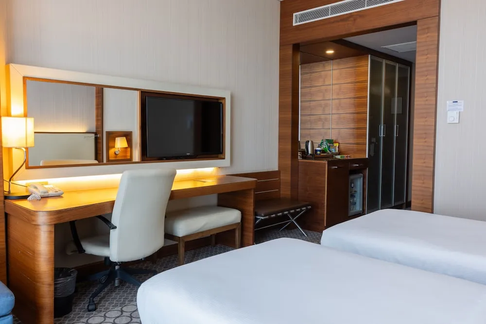 Deluxe Büyük Yataklı Tek Kişilik Oda, 1 Yatak Odası, Sigara İçilebilir, Şehir Manzaralı