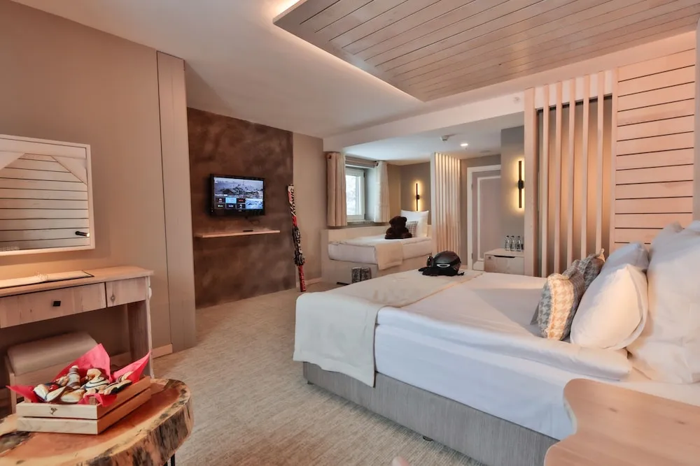 Deluxe Üç Kişilik Oda, Birden Çok Yatak, Dağ Manzaralı